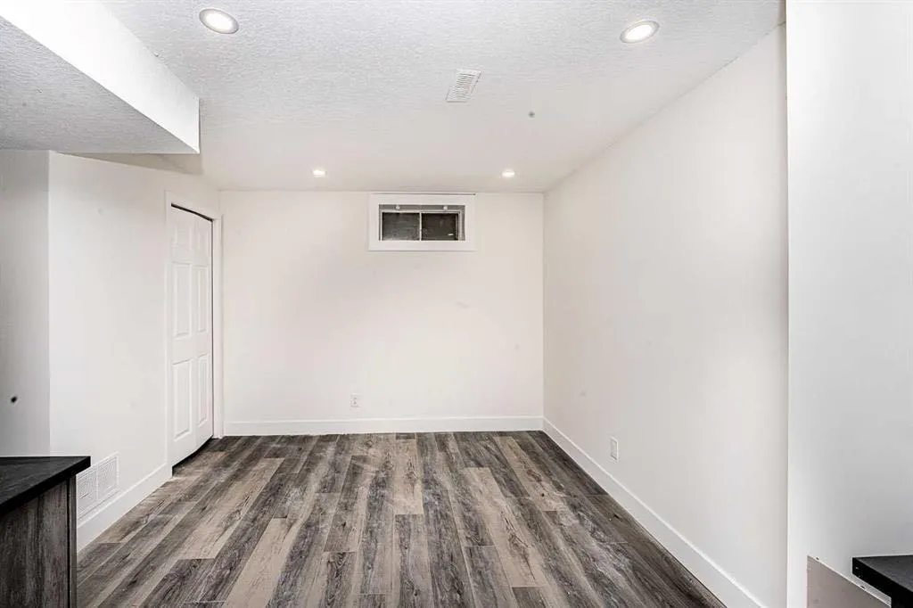 339 Martinbrook Place NE