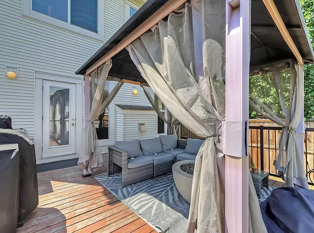 92 Cranford Crescent SE