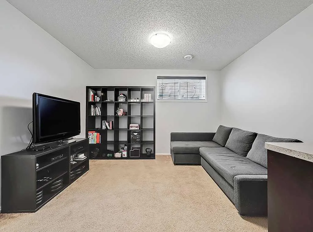 92 Cranford Crescent SE