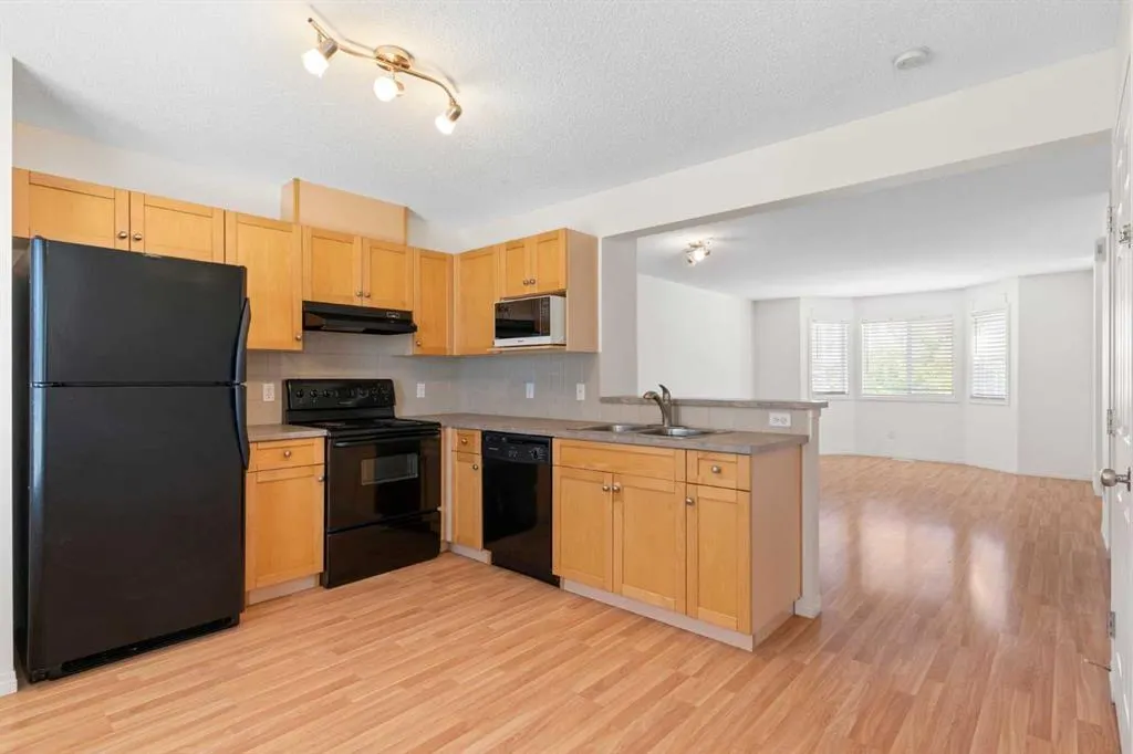 119 Royal Birch Villas NW