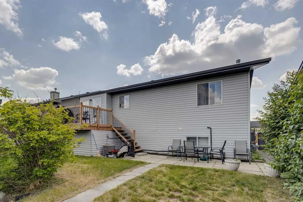 1656 Strathcona Gate