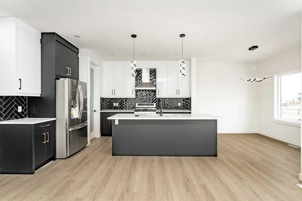 182 Lakewood Crescent