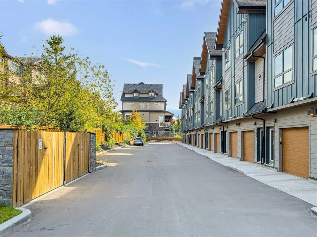 115 Kananaskis Way, #113