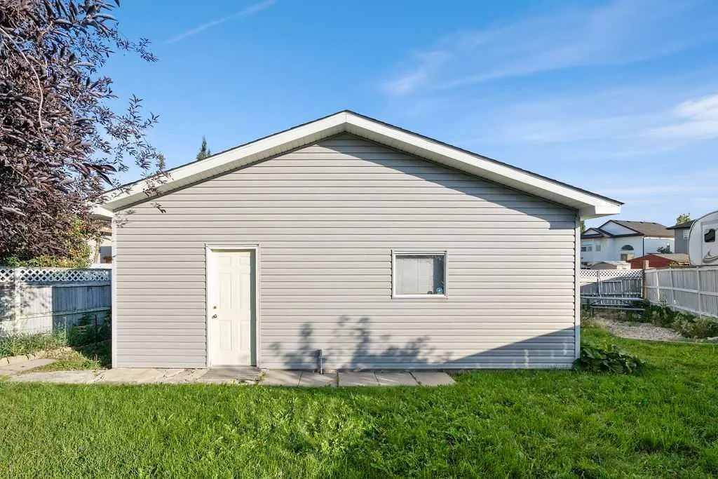 17 Coville Gardens NE