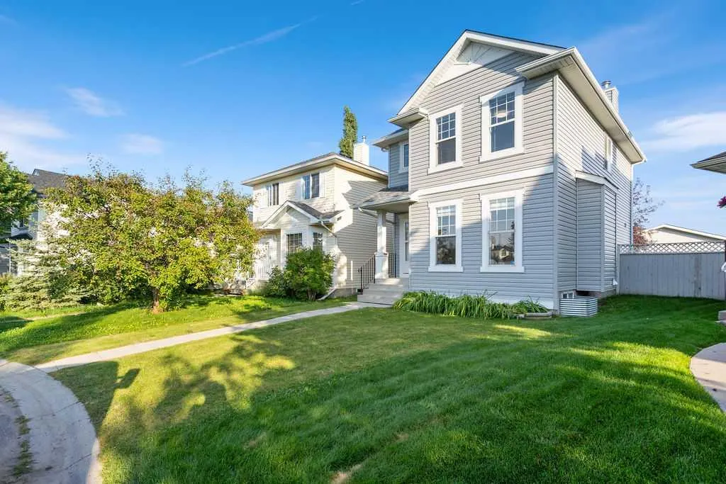 17 Coville Gardens NE