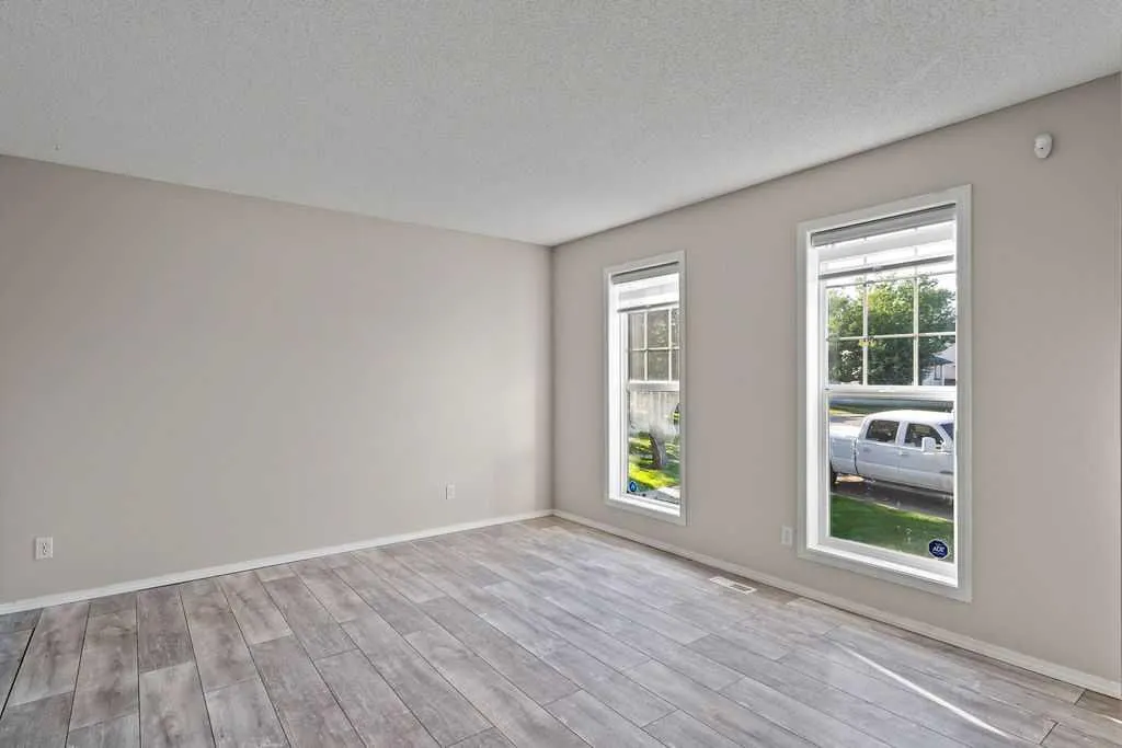 17 Coville Gardens NE