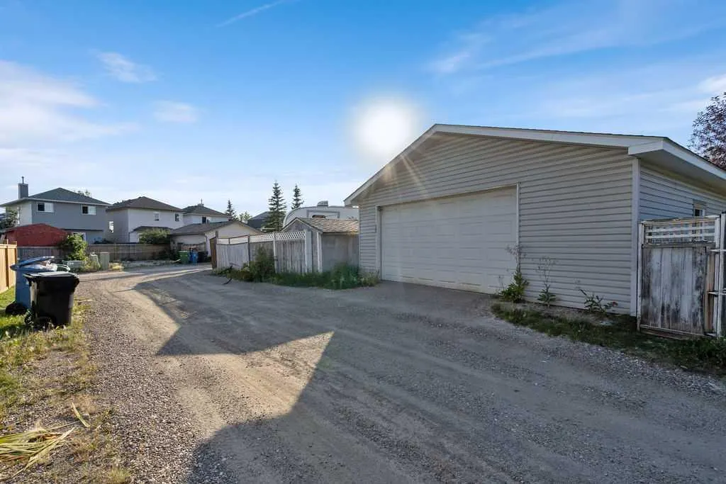 17 Coville Gardens NE