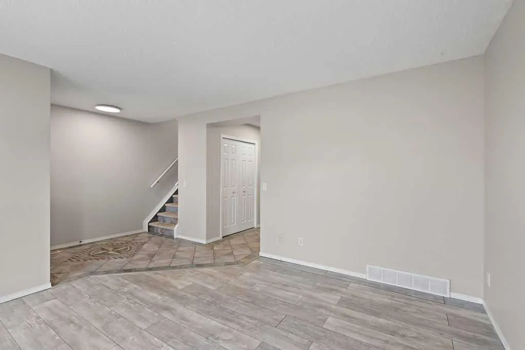17 Coville Gardens NE