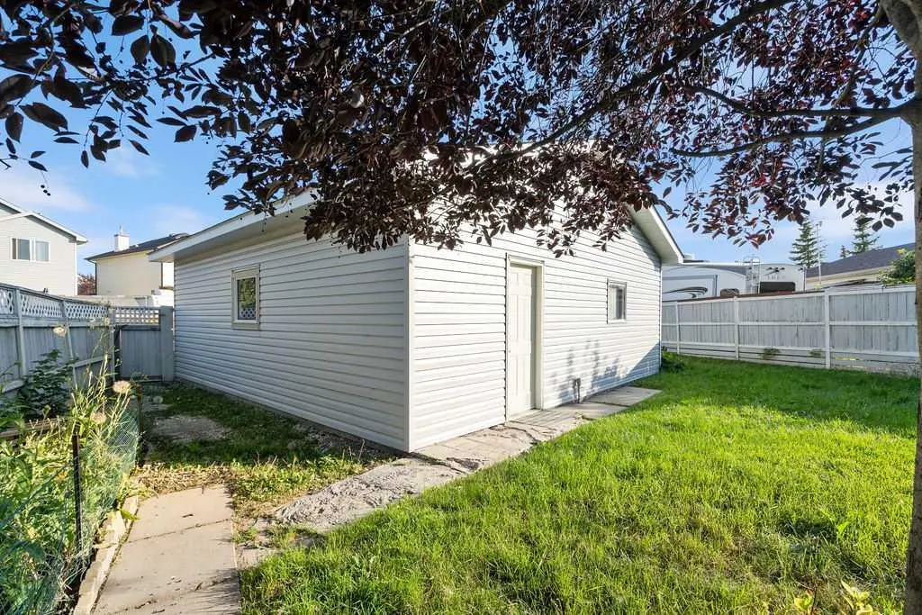 17 Coville Gardens NE