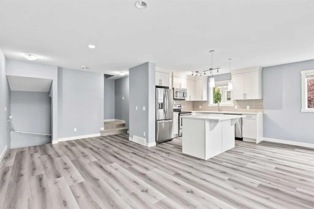 817 Skyview Ranch Grove