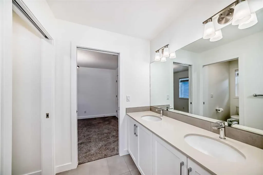 99 Lawrence Green SE