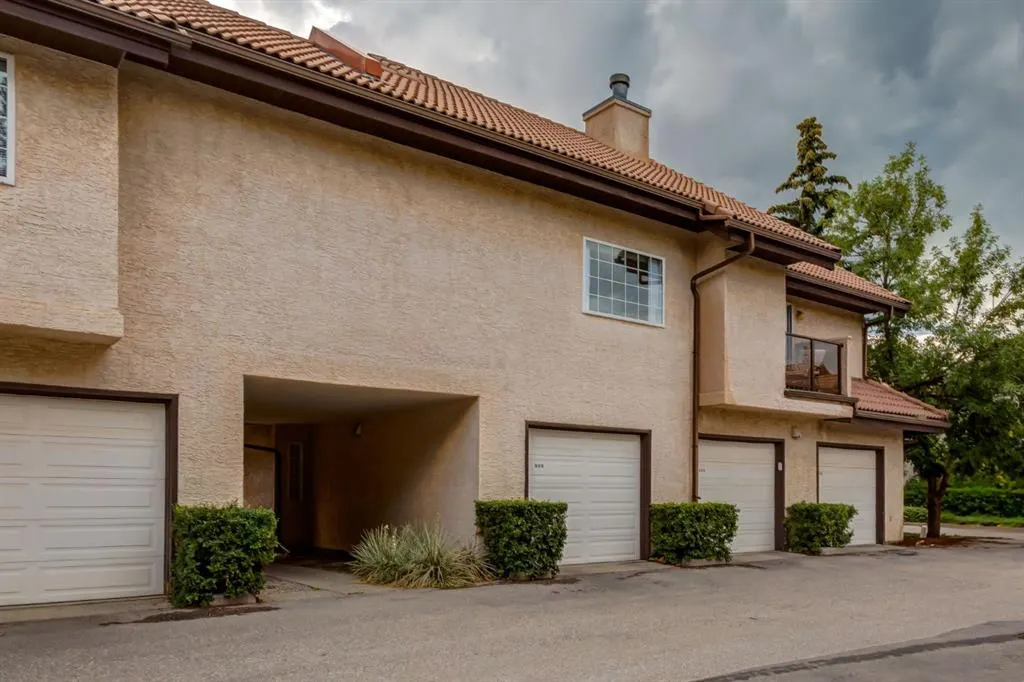 1997 Sirocco Drive SW, #809