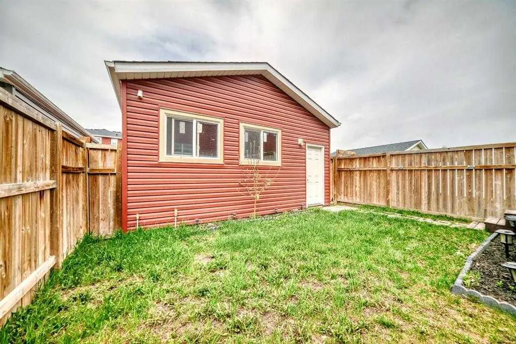 210 Redstone Drive NE
