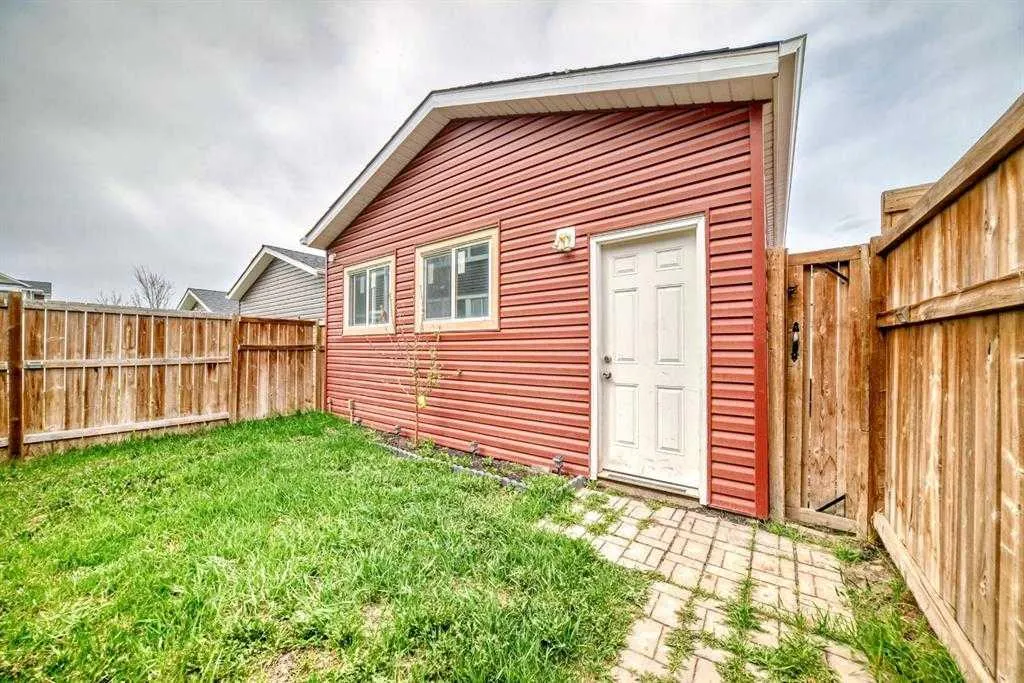 210 Redstone Drive NE