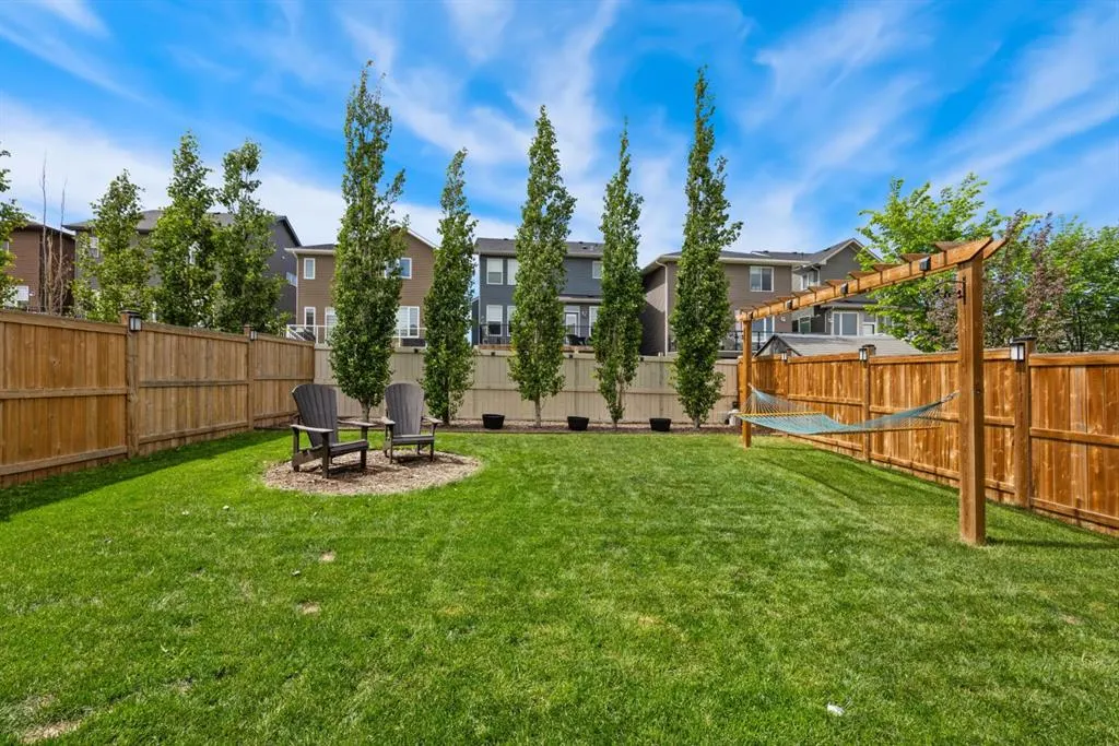 250 Evansglen Drive NW