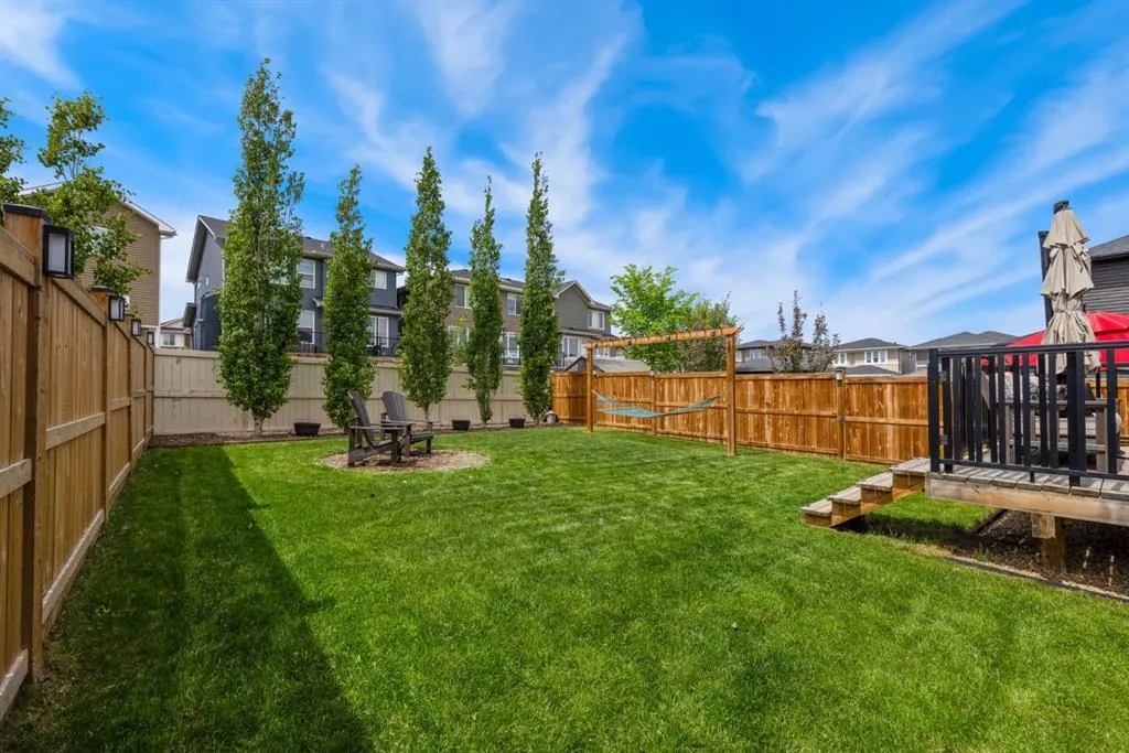 250 Evansglen Drive NW