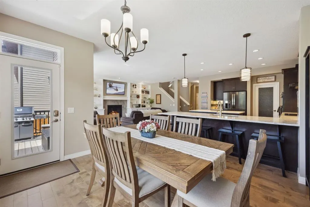 250 Evansglen Drive NW