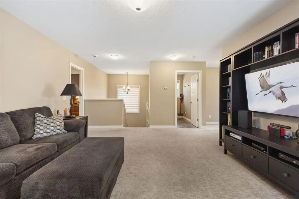 250 Evansglen Drive NW