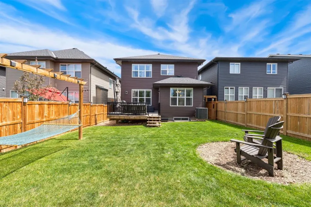 250 Evansglen Drive NW