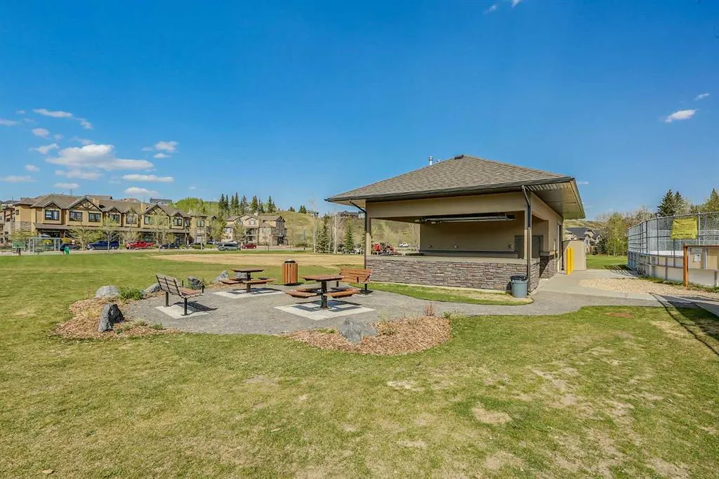 10 Discovery Ridge Close SW, #534
