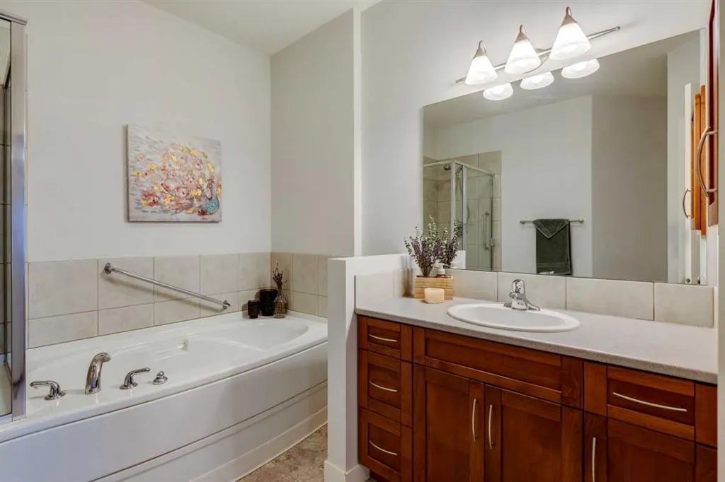 10 Discovery Ridge Close SW, #534