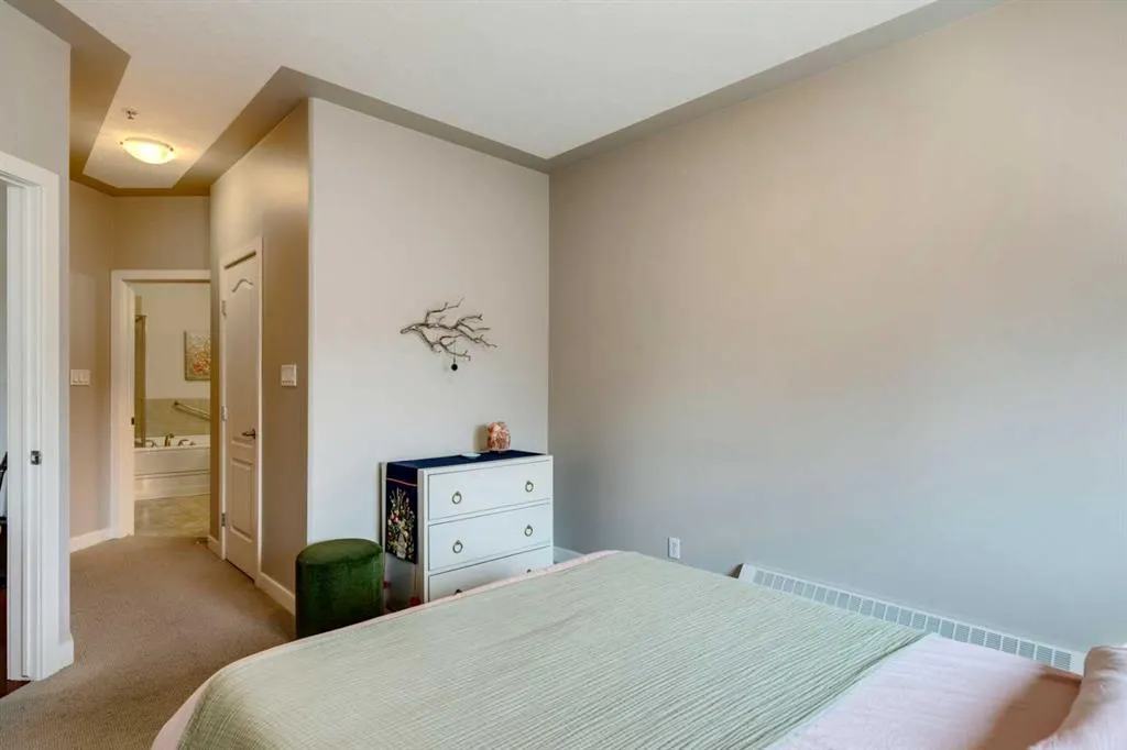 10 Discovery Ridge Close SW, #534