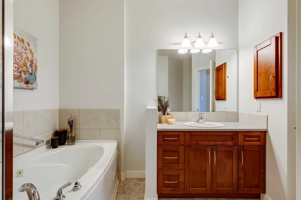 10 Discovery Ridge Close SW, #534