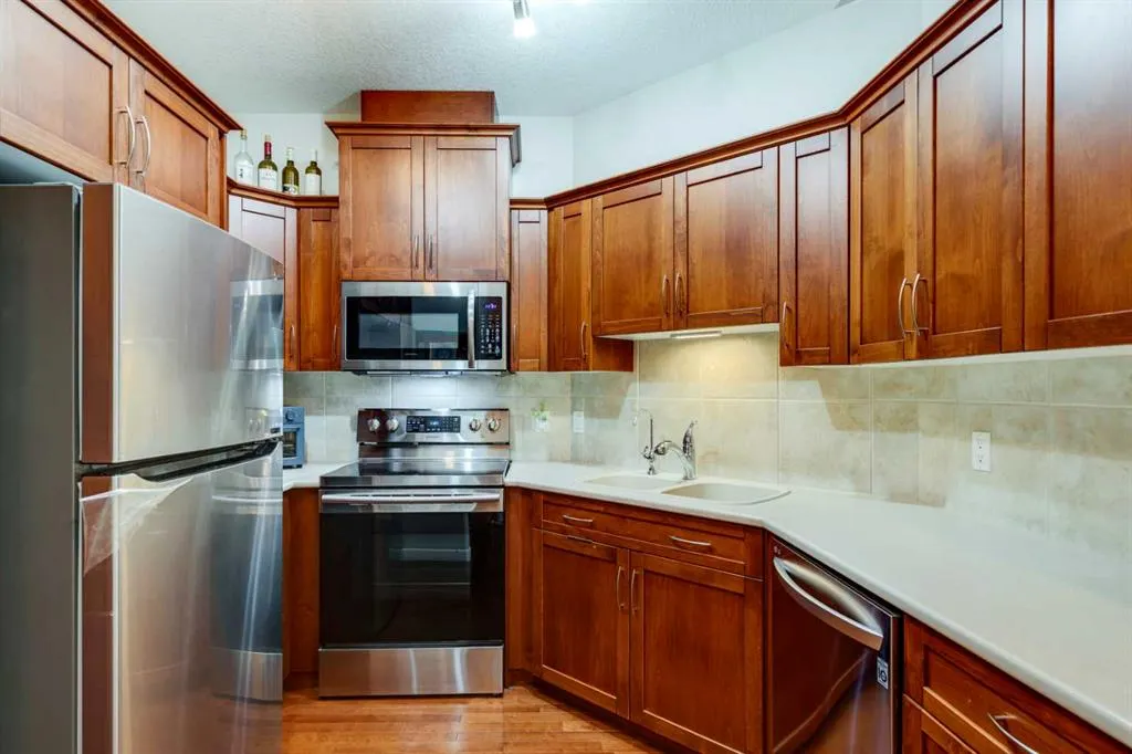 10 Discovery Ridge Close SW, #534