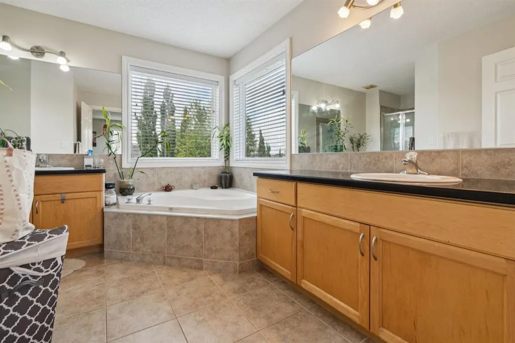 14 Royal Birch Terrace NW