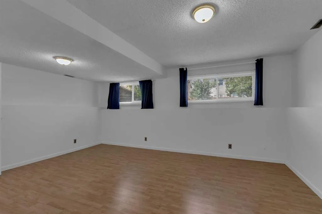 120 Woodfield Green SW