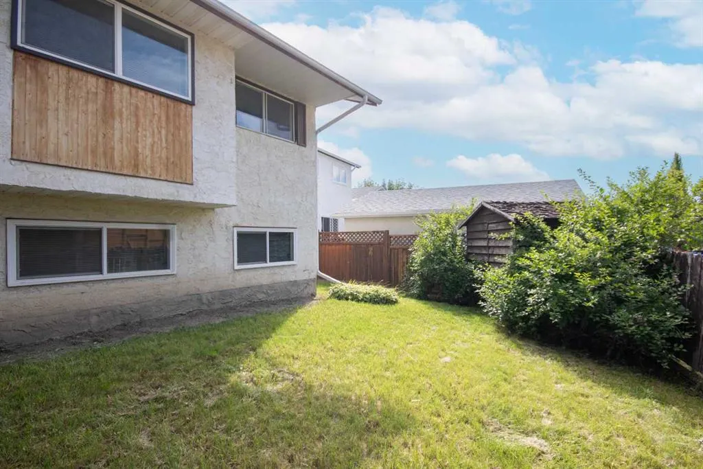 120 Woodfield Green SW