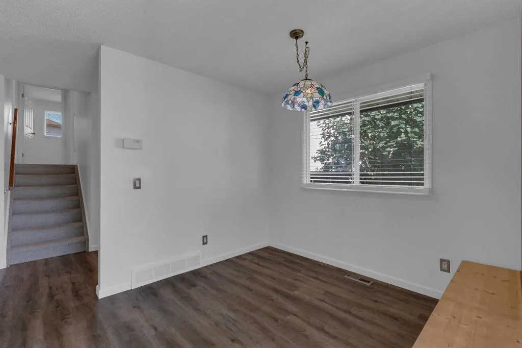 120 Woodfield Green SW