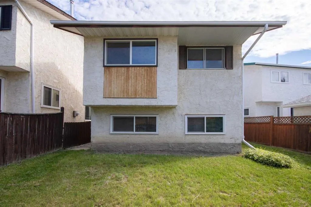 120 Woodfield Green SW