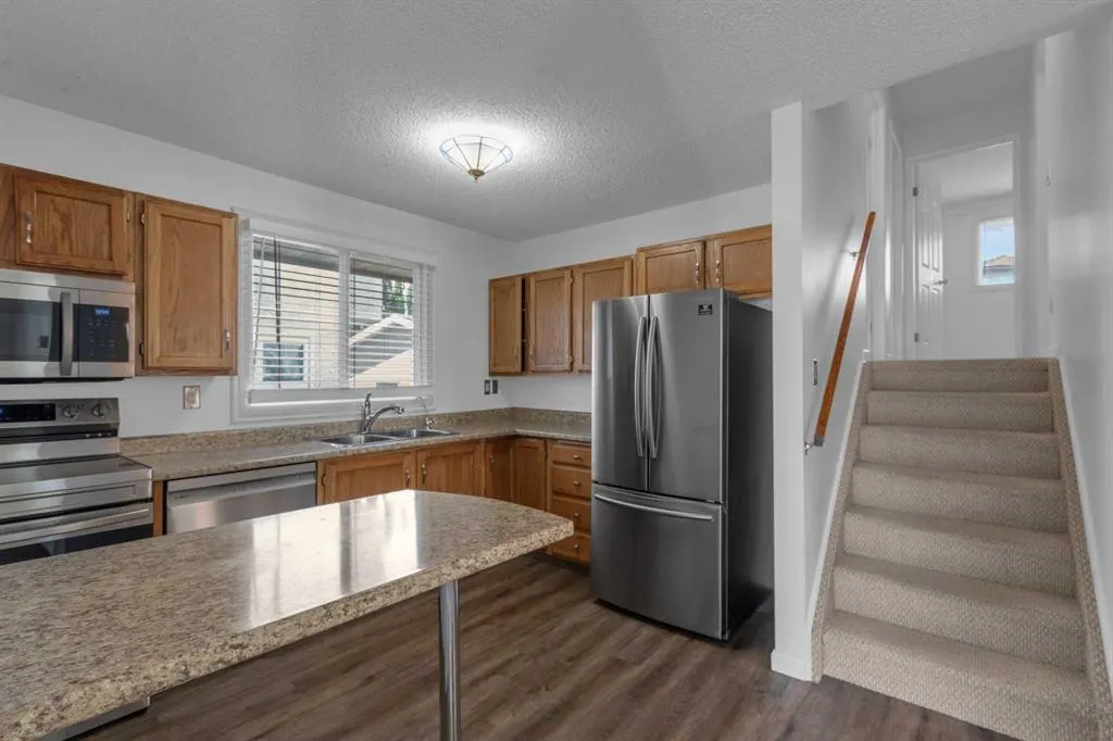 120 Woodfield Green SW