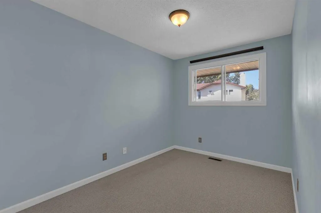 120 Woodfield Green SW