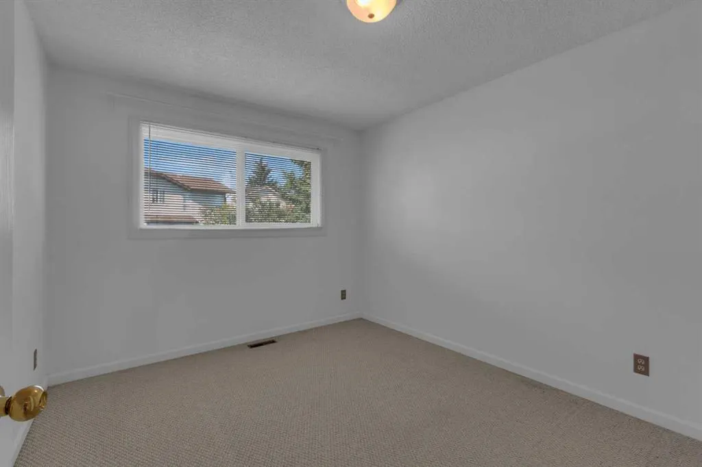 120 Woodfield Green SW