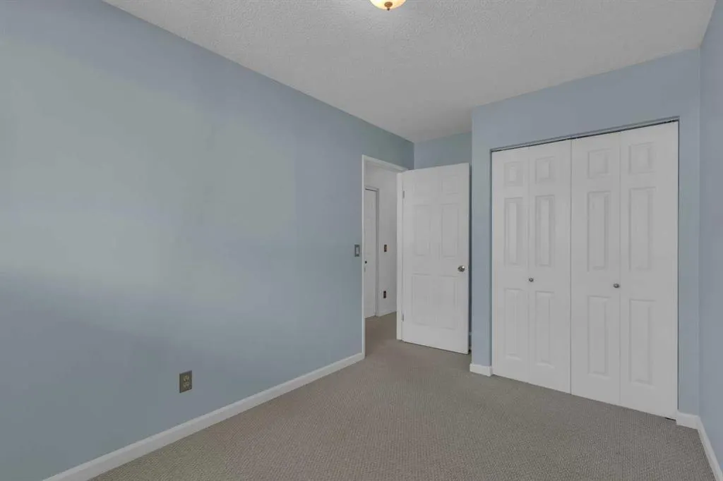 120 Woodfield Green SW