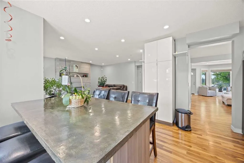 139 Hawkville Close NW