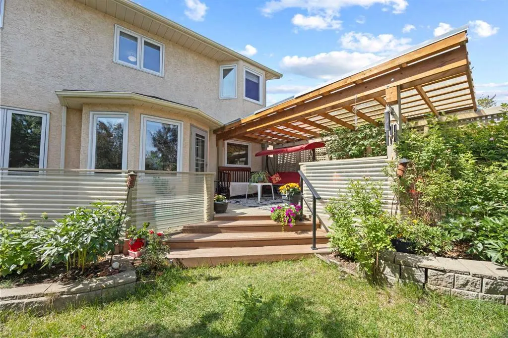 139 Hawkville Close NW