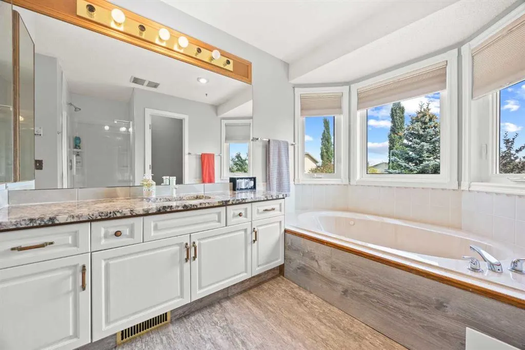139 Hawkville Close NW