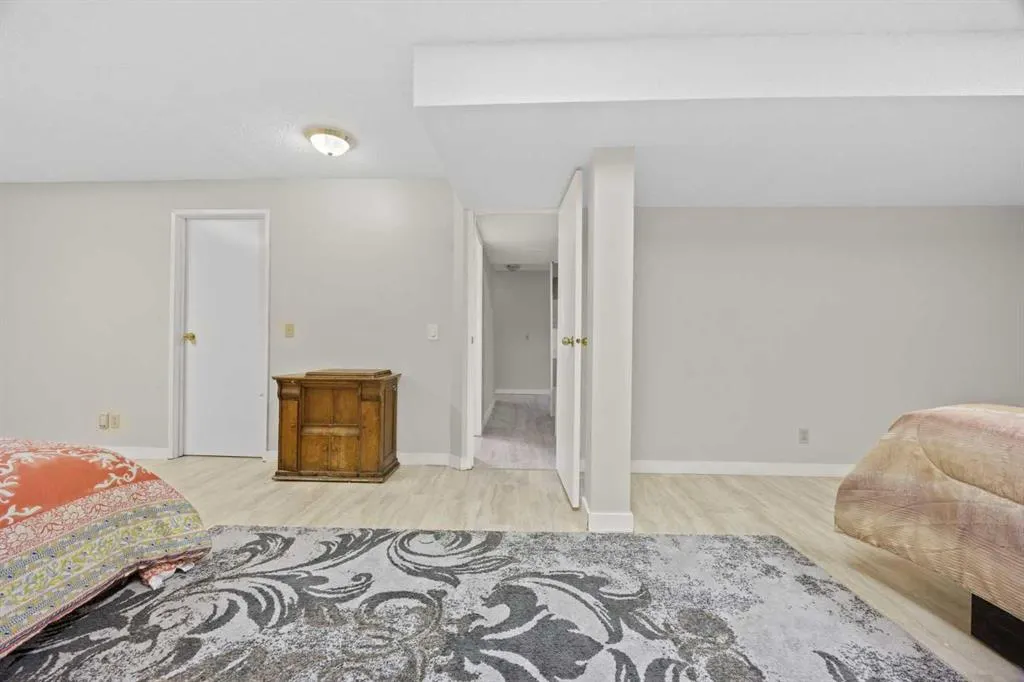 139 Hawkville Close NW