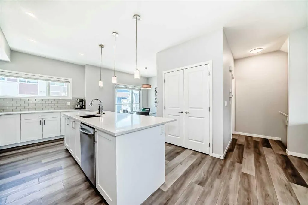 262 Harvest Hills Way NE