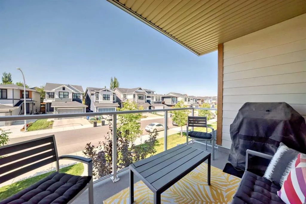 262 Harvest Hills Way NE