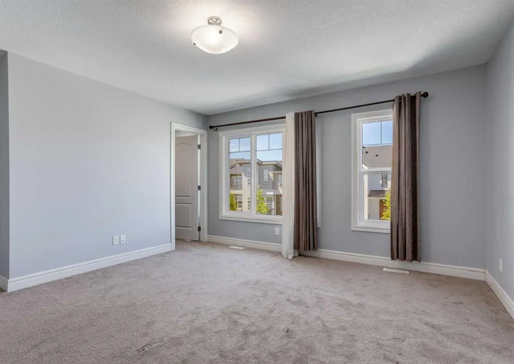68 Seton Terrace SE