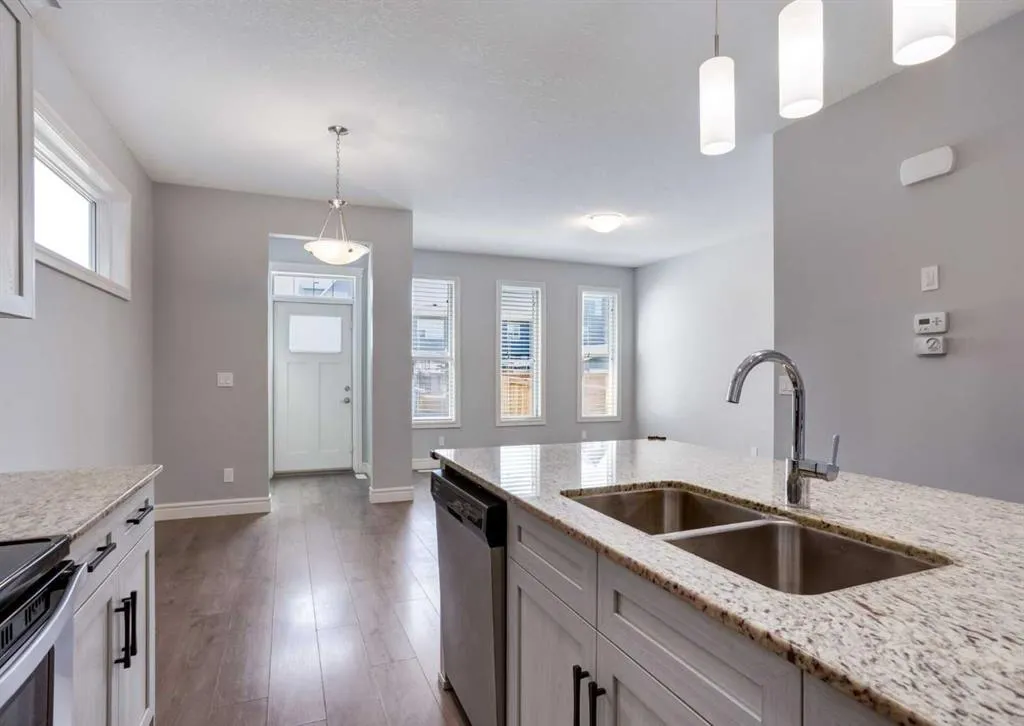 68 Seton Terrace SE
