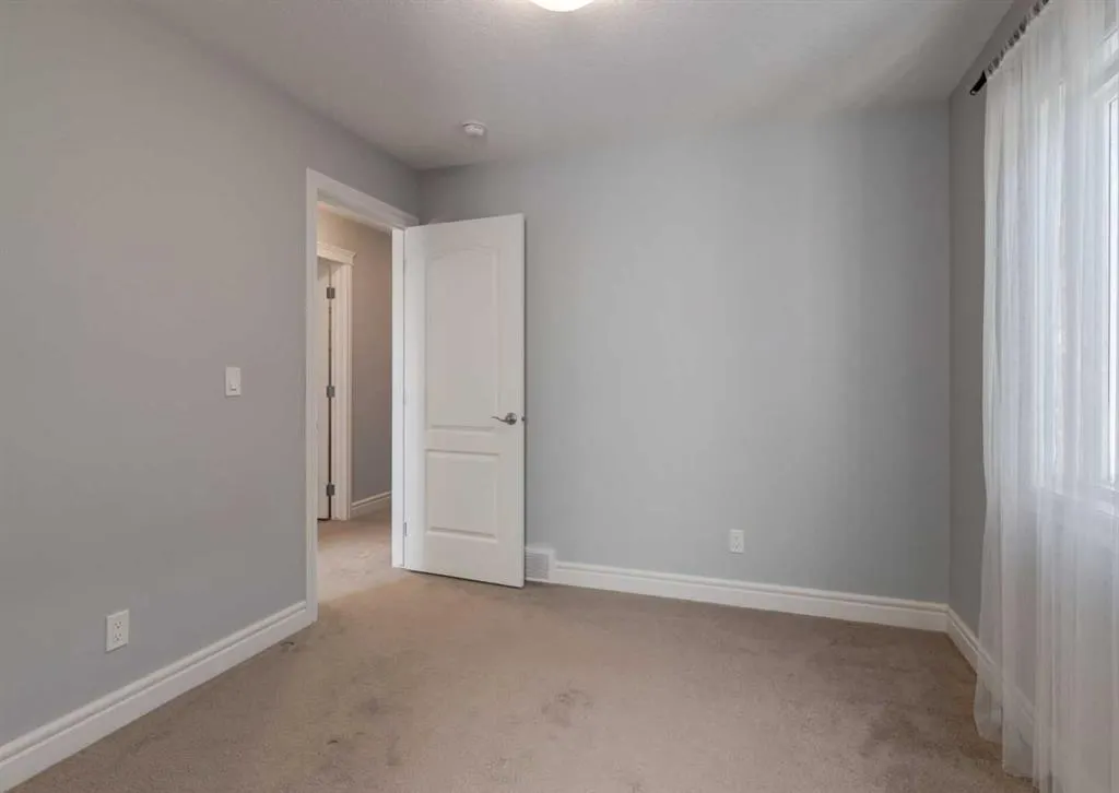 68 Seton Terrace SE