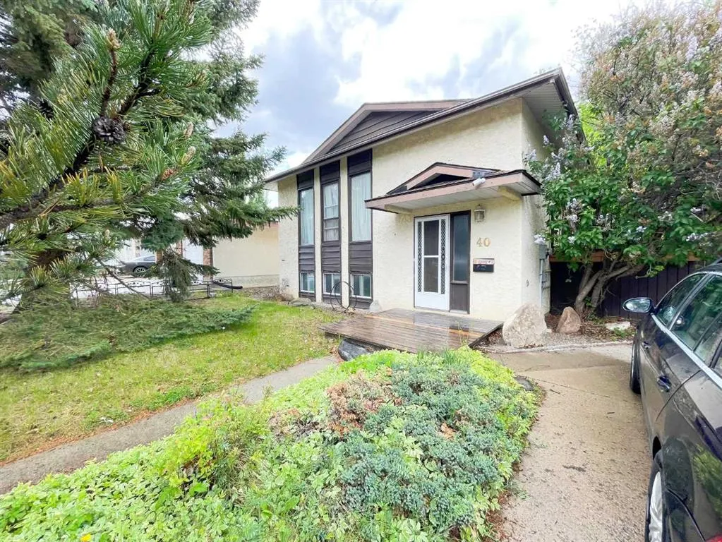 40 Mohawk Road W