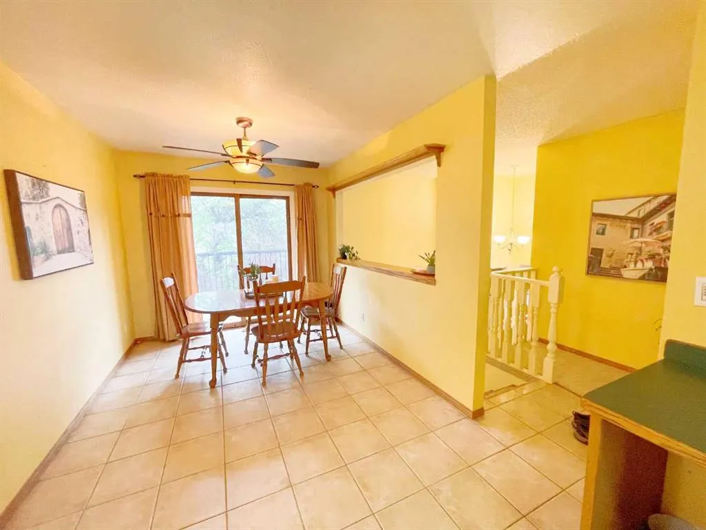 40 Mohawk Road W