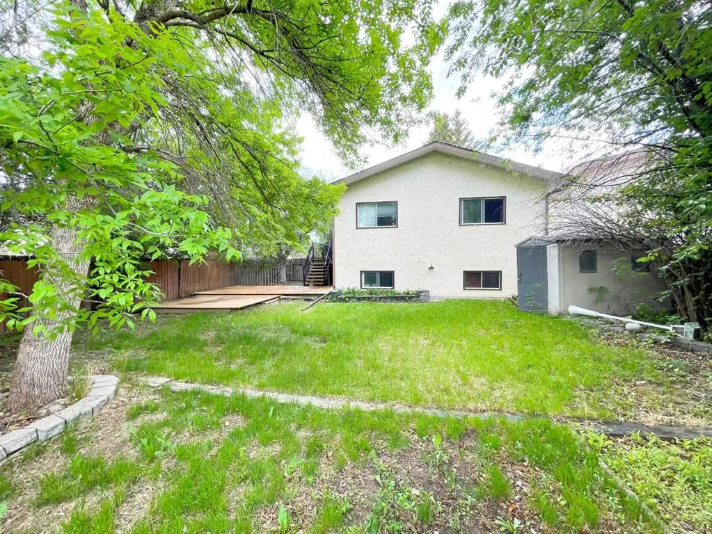 40 Mohawk Road W