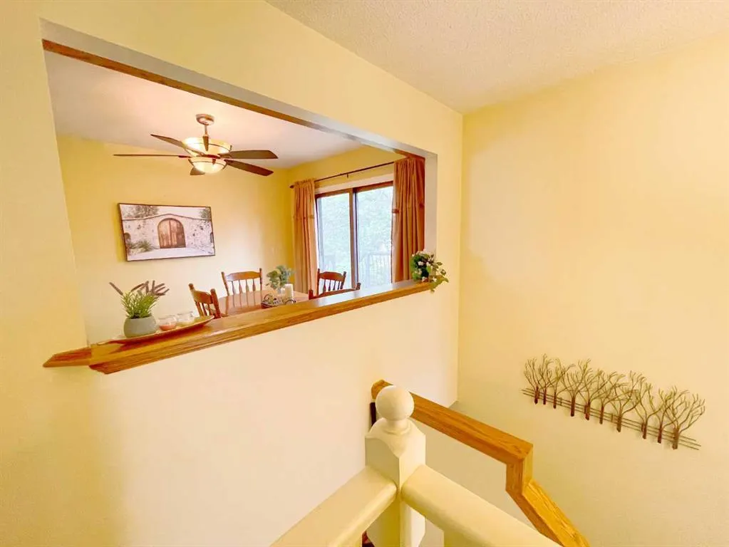 40 Mohawk Road W